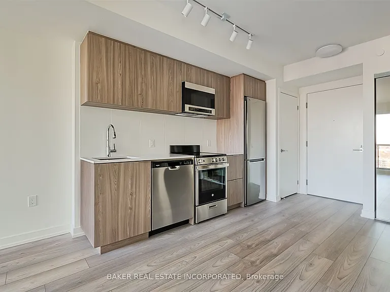 223 Redpath Ave #706 — Photo 4