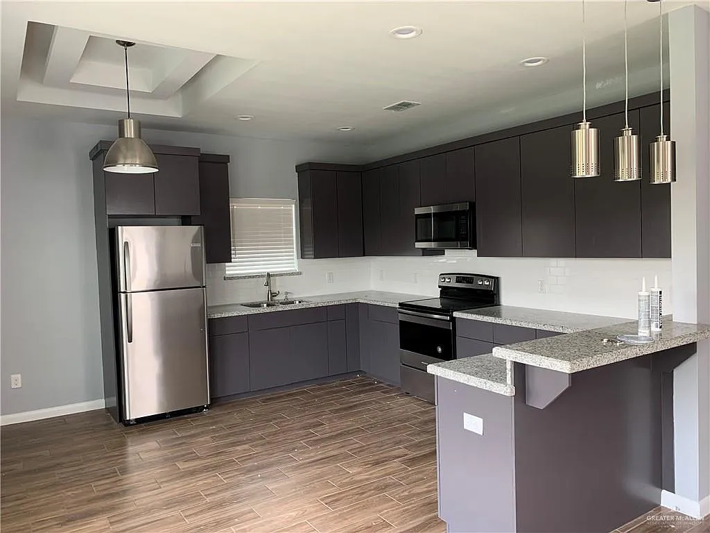 Building Photo - 909 W Smith Dr #3