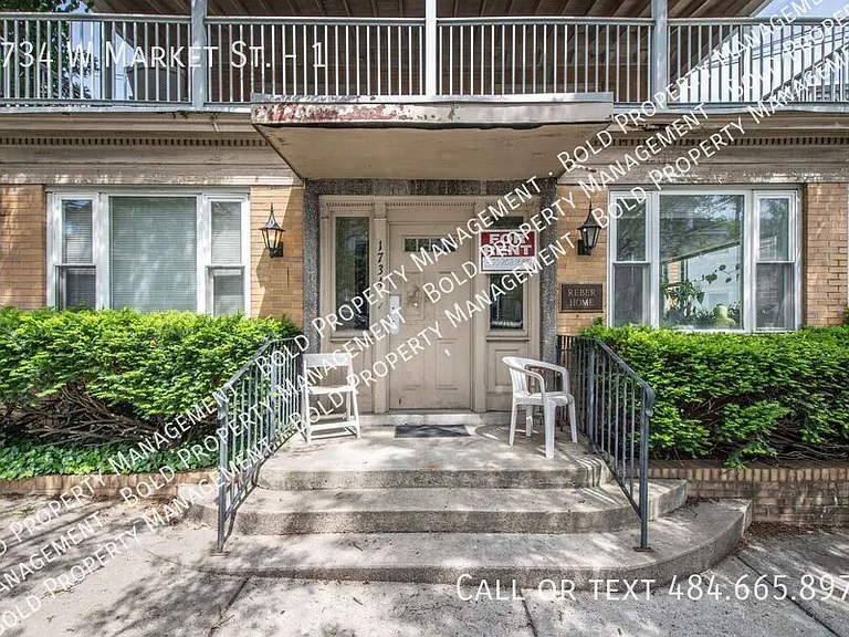 1734 W Market St #1 — Photo 11