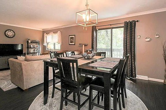 Kitchen / dining room with walk out balcony