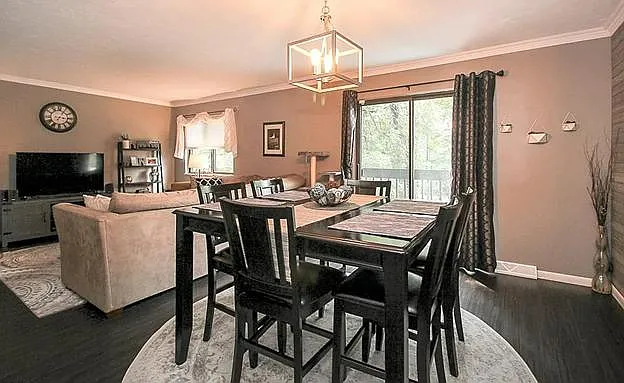 Kitchen / dining room with walk out balcony
