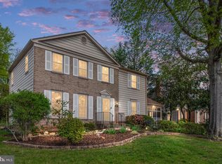 6917 Stoneybrooke Ln, Alexandria, VA 22306
