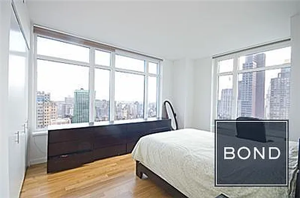 Rented by Bond New York | media 13