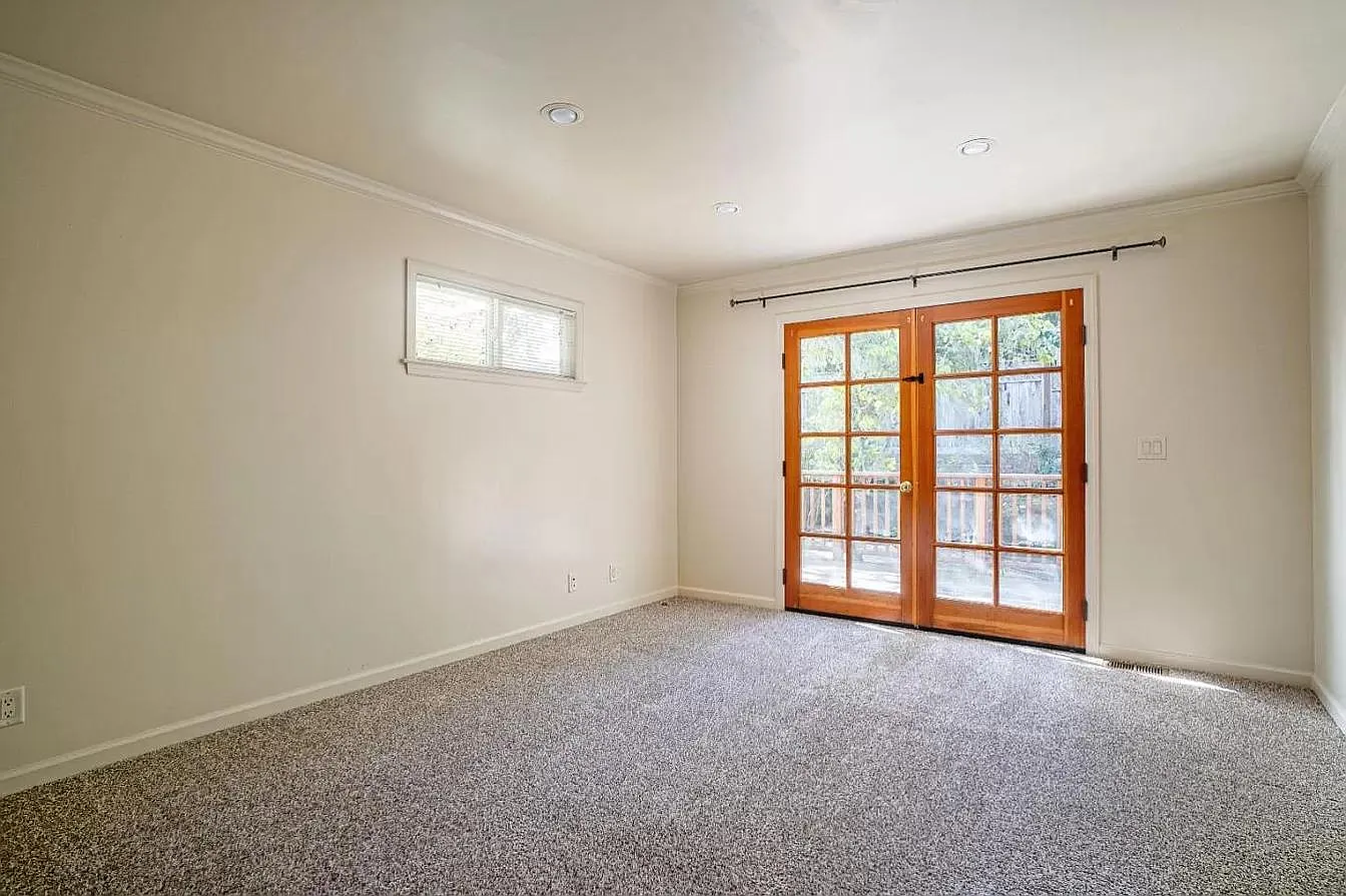 1 bed, 300 sqft, $1,800 — Photo 2