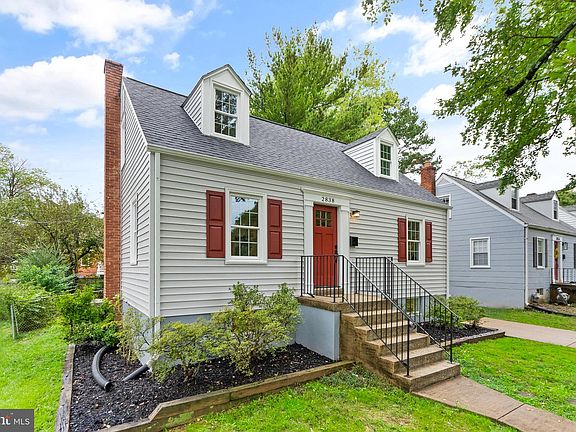 4th image of 2838 Winchester Way