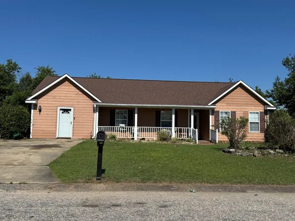 121 Davenport Dr, Raeford, NC 28376