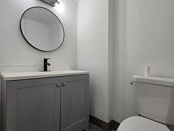 4th image of 3600 NE 170th St APT 402