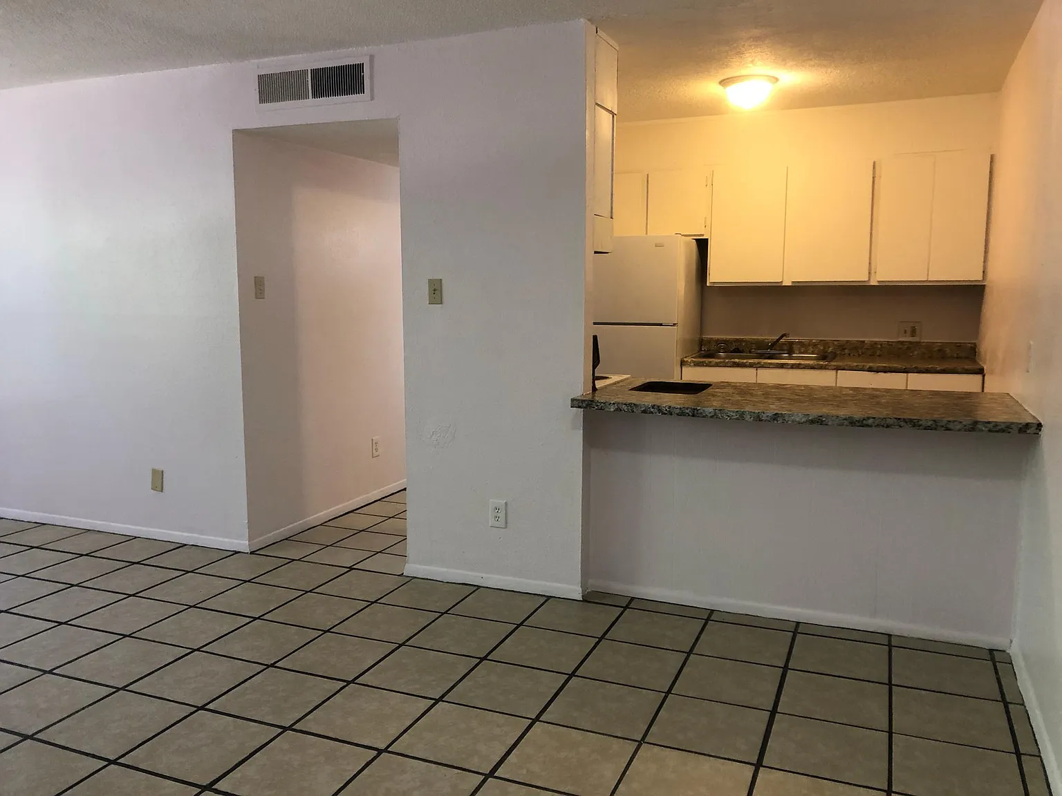 2800 Cerrillos Rd — Photo 3