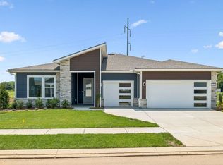900 Bur Oak Rd, Lebanon, TN 37090