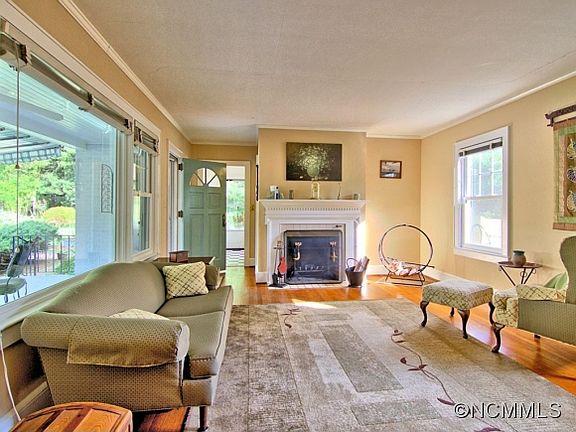 3rd image of 1126 Highland Ave