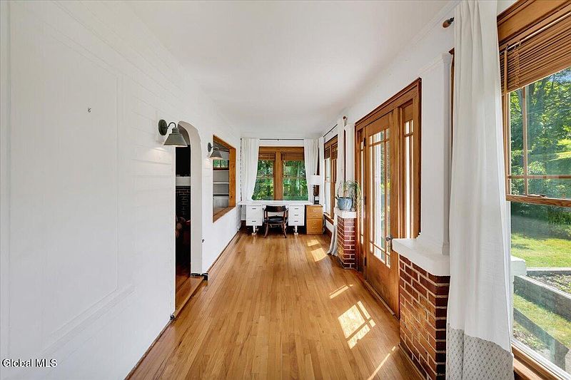 4th image of 31 Taborton Road