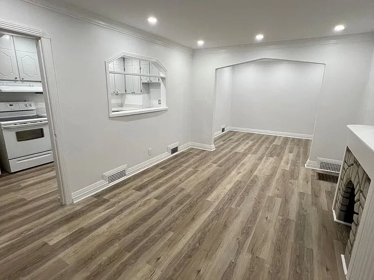 354 Kane Ave #UPPER — Photo 10
