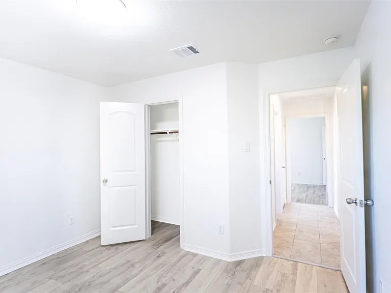 9918 Hideaway Bend Ln — Photo 14