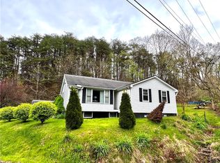 302 Elkhorn Rd, Monaca, PA 15061