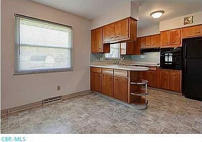 5th image of 868 Kevin Dr