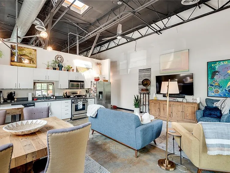 5200 Peachtree Rd #1101 — Photo 20