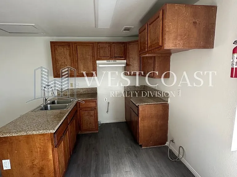 349 S Ashford Ave — Photo 2