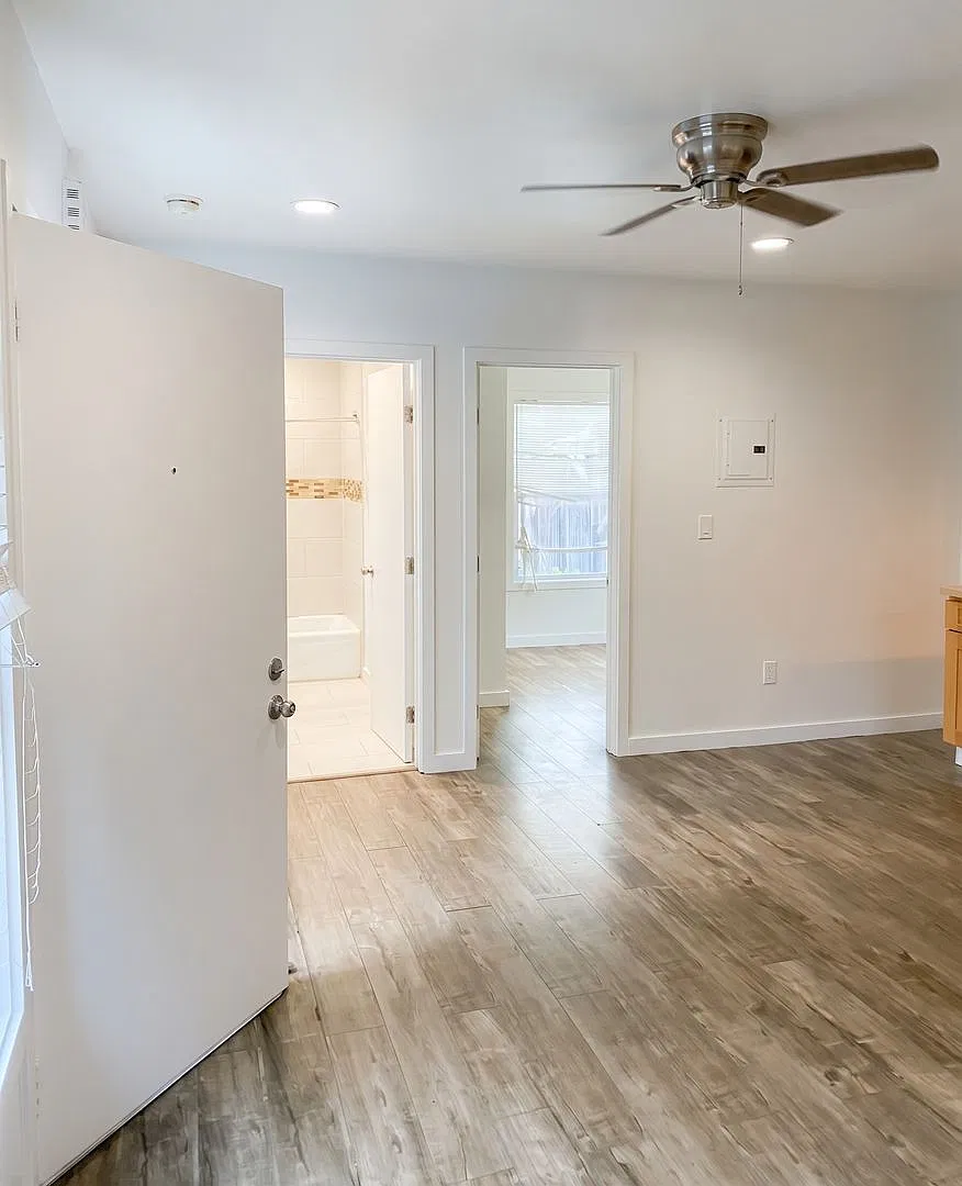 2 bed, 1.0 bath, 550 sqft, $2,150 — Photo 2