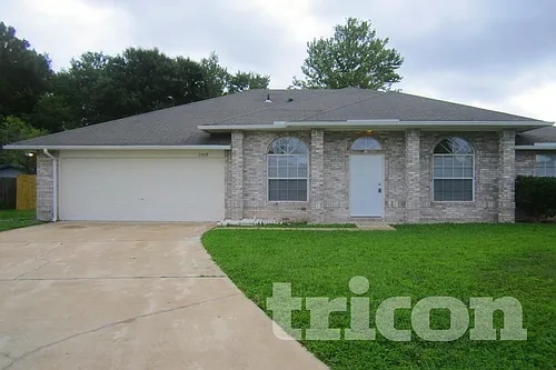 11509 Twin Oaks Trl Photo 1