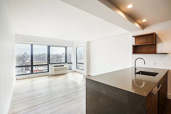 1st image of 325 Lafayette Ave APT 4V