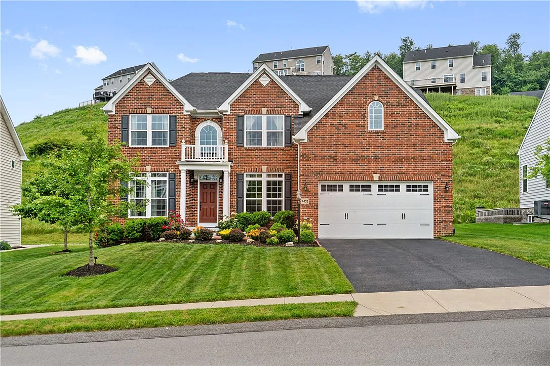 5 bed, 3289 sqft, $3,400 — Photo 1