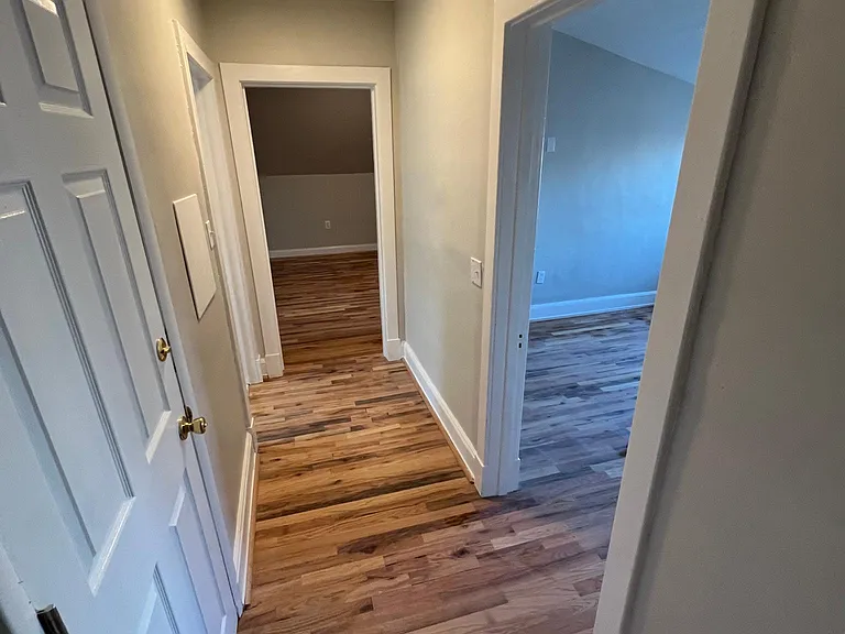 1202 W 10th St #5 — Photo 4