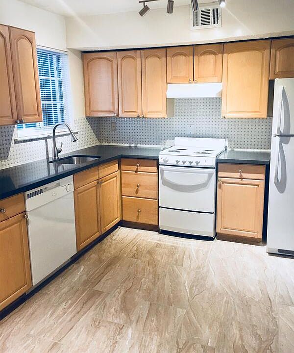 1st image of 493 N Highland Ave NE APT 27