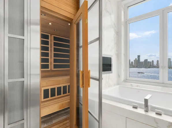 70 Vestry Street image 22 of 31