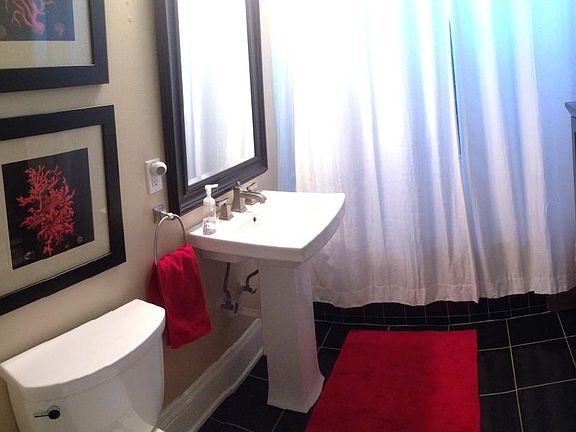 Downstairs Full Bath - large jetted tub