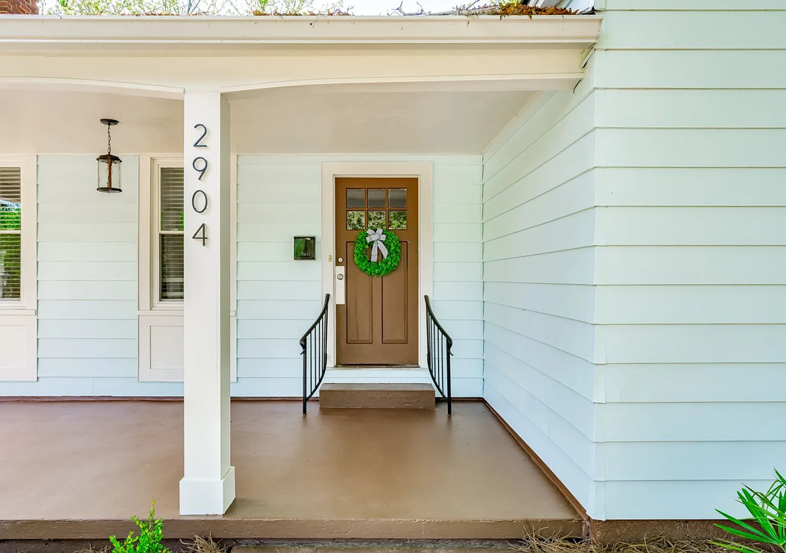 Pre-Leasing For School Year 2027-2028 Spacious And Homey Home In The Heart Of Rosewood — Photo 4