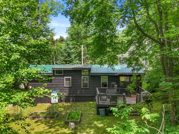 35 Algonquin Ave, Saranac Lake, NY 12983