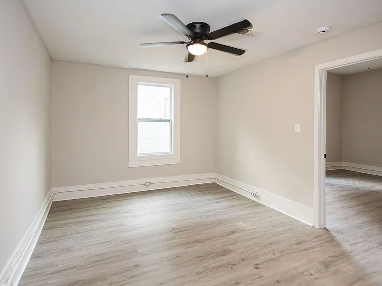 519 W Cherry St — Photo 9
