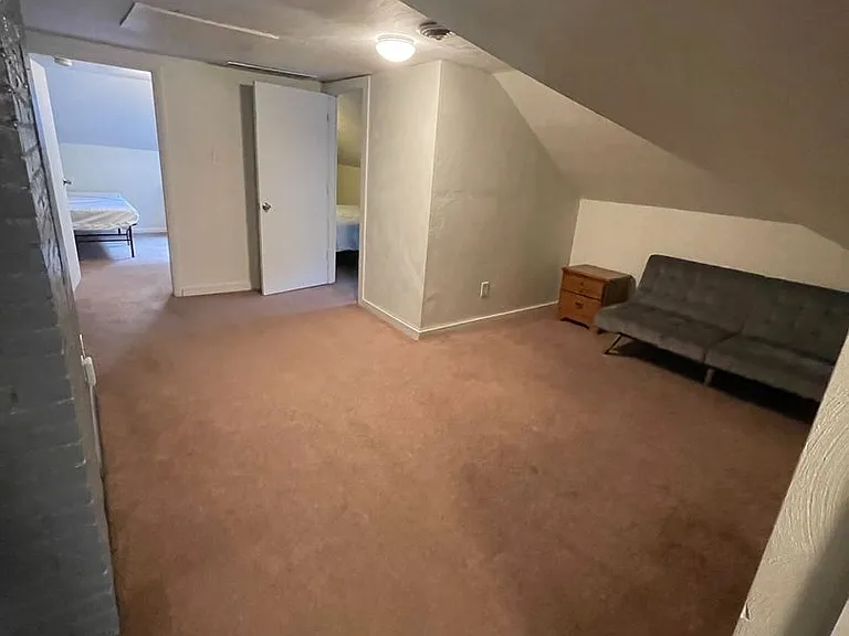 4521 Centre Avenue — Photo 14