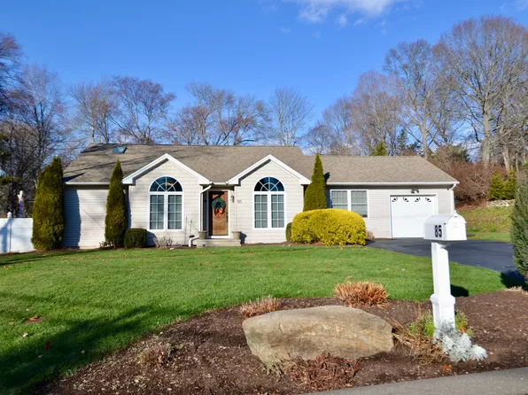 85 Ceil Road, Trumbull, CT 06611