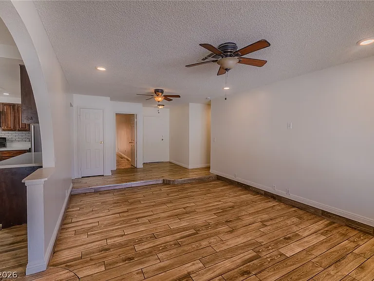 1866 Ludington Ave — Photo 11