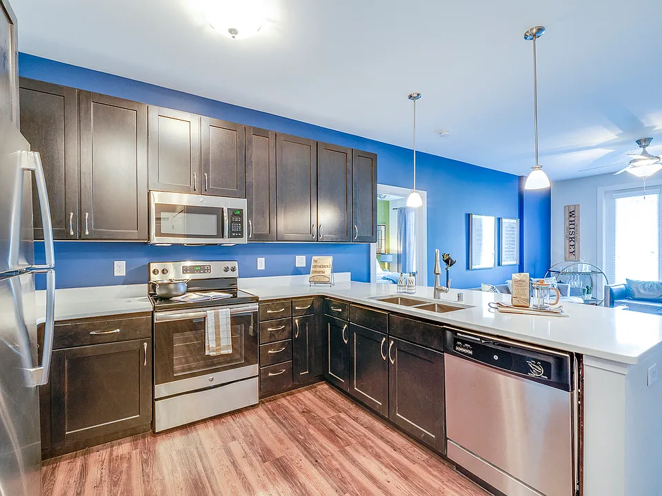 Waterstone at Hamburg Apartments