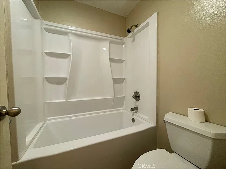 61 Streamwood #61 — Photo 11