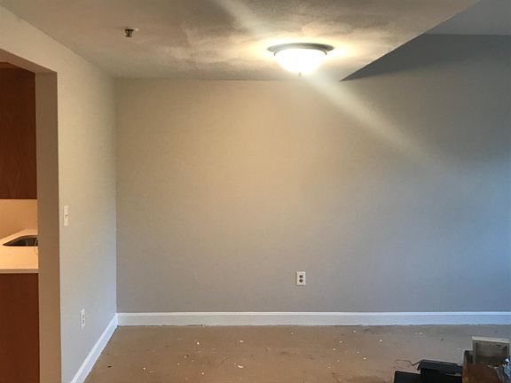 5th image of 406 Academy Park