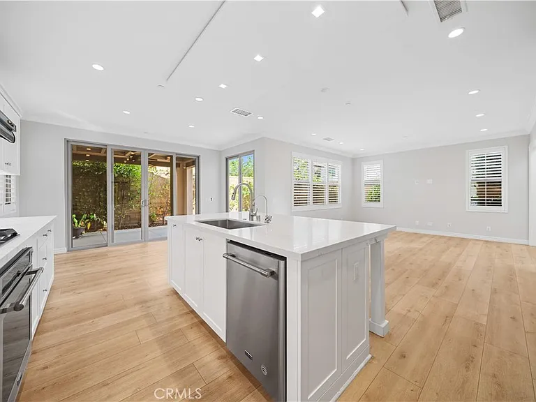 63 Darby — Photo 11