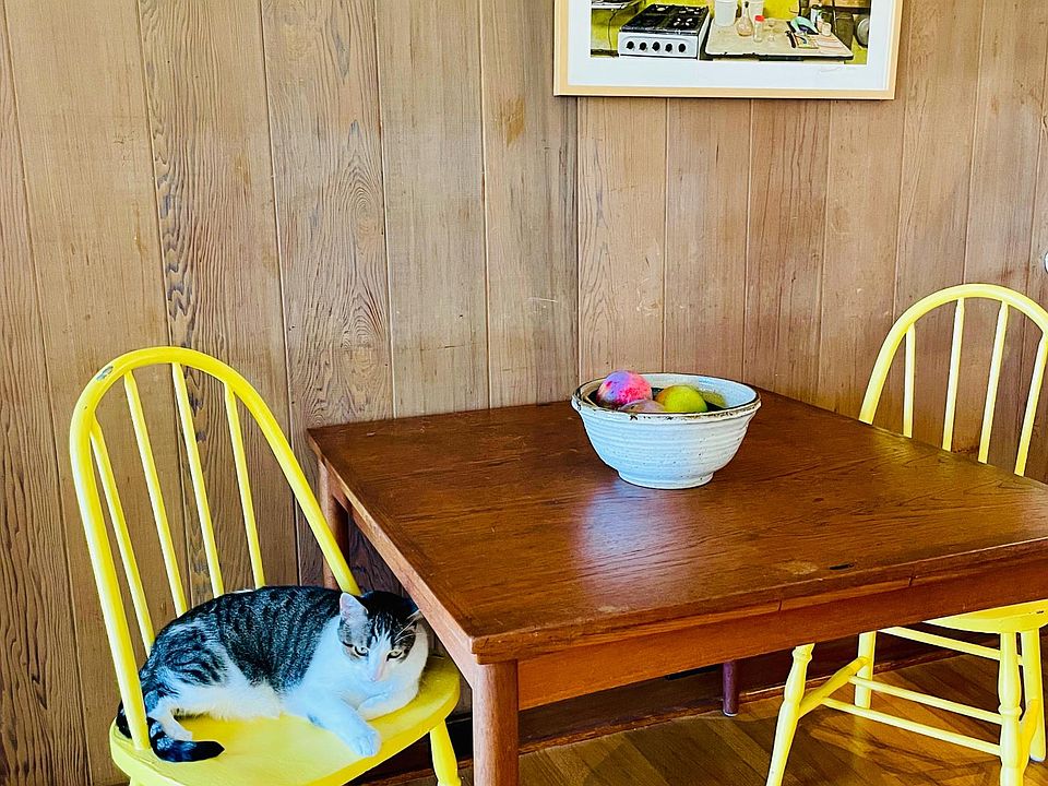 Small dining nook.
