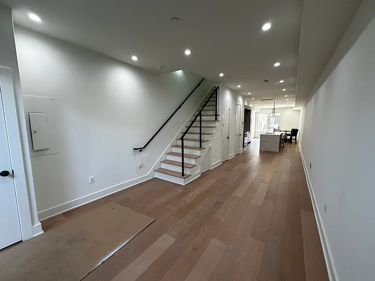 517 M St NE #1 — Photo 15