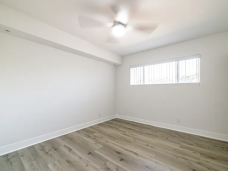 2233 S Ridgeley Dr #106 — Photo 11
