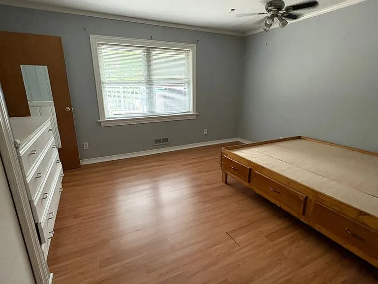 3 bedroom 3 bath in Spartanburg with Lots of Space Workshop in the garage!! — Photo 39