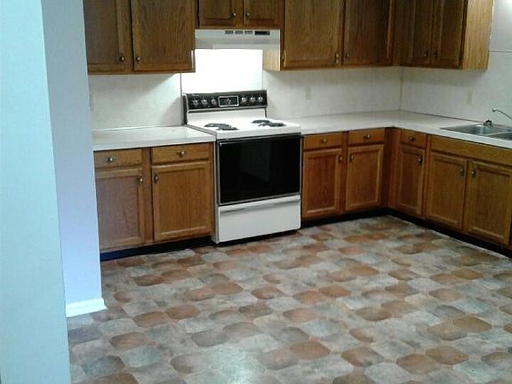 3rd image of 218 N Park St APT 8