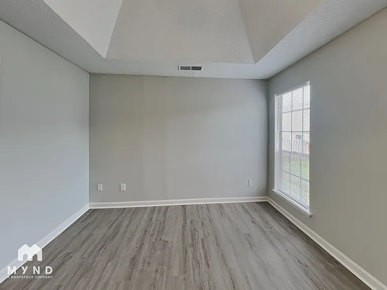 6252 Phillips Lake Cv — Photo 20