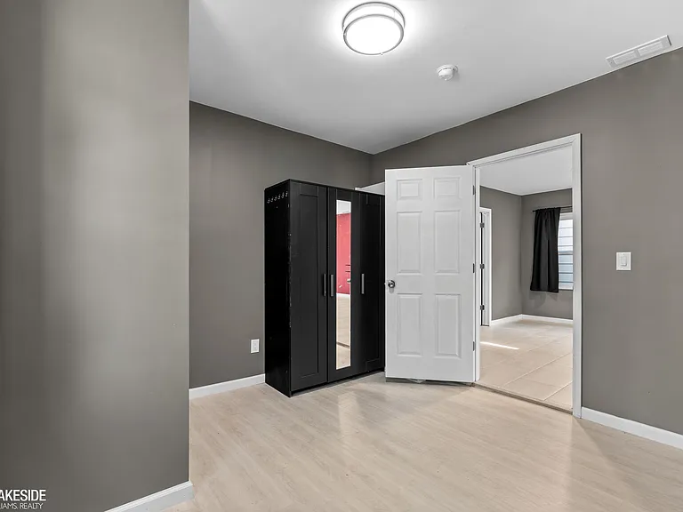 8281 Meadow Ave — Photo 14