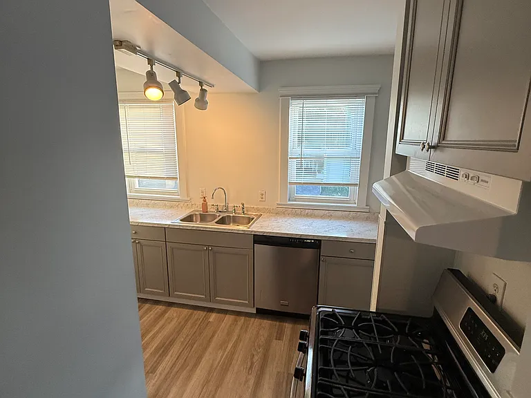 447 Ash St #1 — Photo 1
