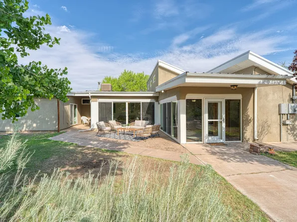 336 Camino Del Oro, Corrales, NM 87048