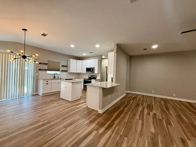 1310 Bobcat Pass — Photo 23