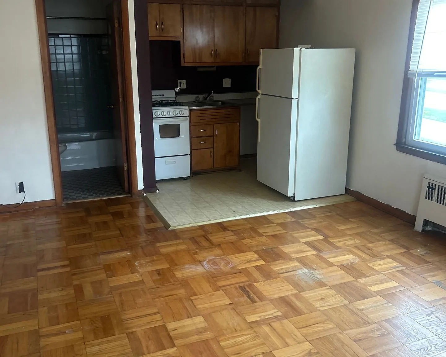 Affordable Studio Apartment with Heat and Appliances Included $685/Month — Photo 4